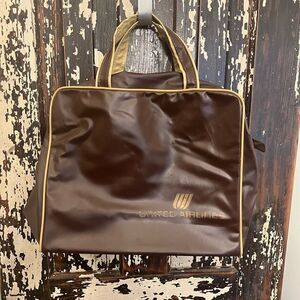 Vintage United Airlines zipper Stewardess Travel flight attendant vinyl bag.